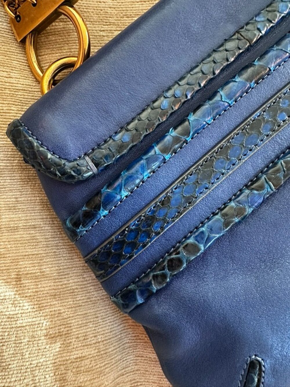 CHLOE | Extremely Rare Chloé Snakeskin Triple Chain Crossbody Bag in Royal Blue - Picture 11 of 13